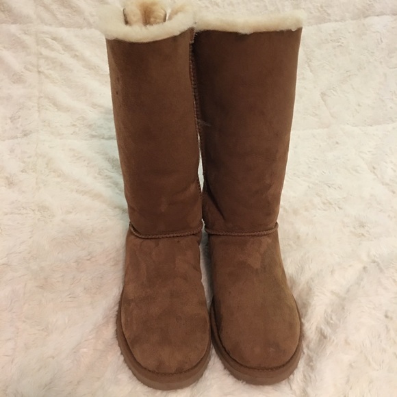 UGG Brown Winter Boots with Cream Fur and Bows size 8 - Picture 3 of 4